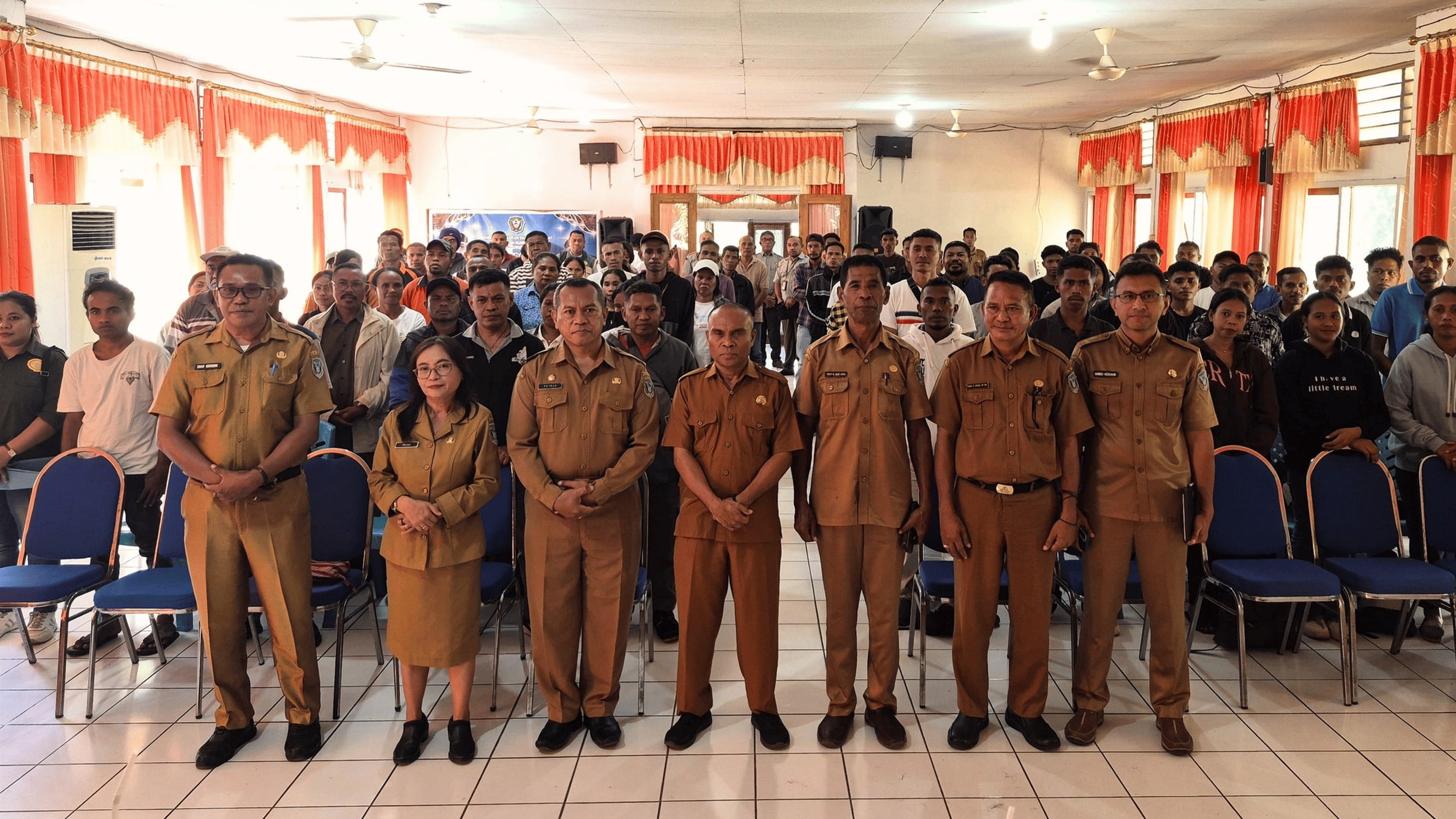 Cara buka blokir BWS mobile banking terblokir . hubungi WhatsApp Call Center Bws di nomor 0821•4444•012 siapkan data diri seperti kartu Bws dan nomor rekening untuk verifikasi, atau kunjungi Kantor Cabang Bws terdekat dengan membawa kartu ATM Bws, buku tabungan, dan e-KTP..